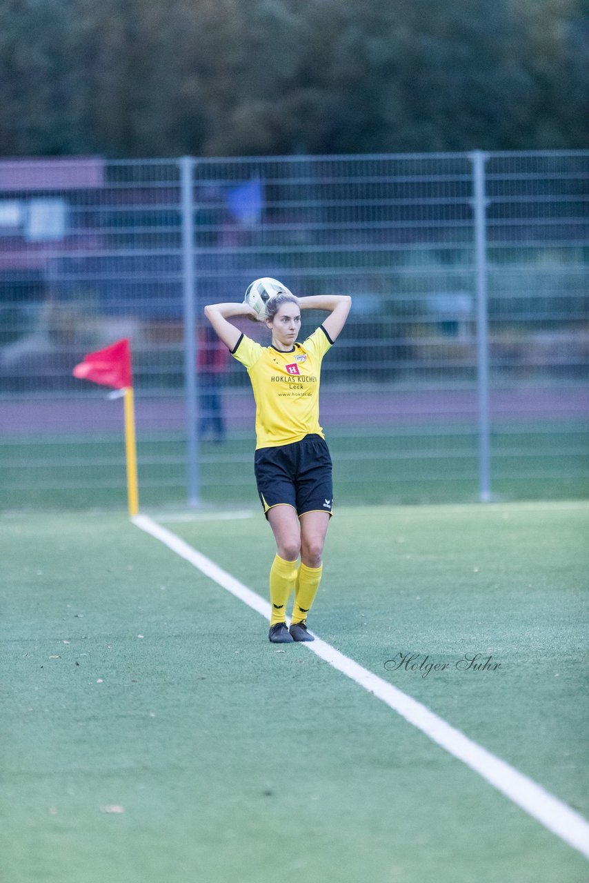 Bild 364 - F SSC Hagen Ahrensburg - SV Frisia 03 Risum-Lindholm : Ergebnis: 2:0